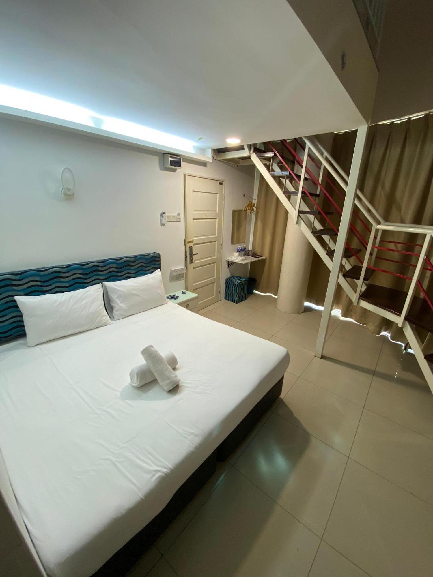 Pillows Plus كوتا دامانسارا المظهر الخارجي الصورة